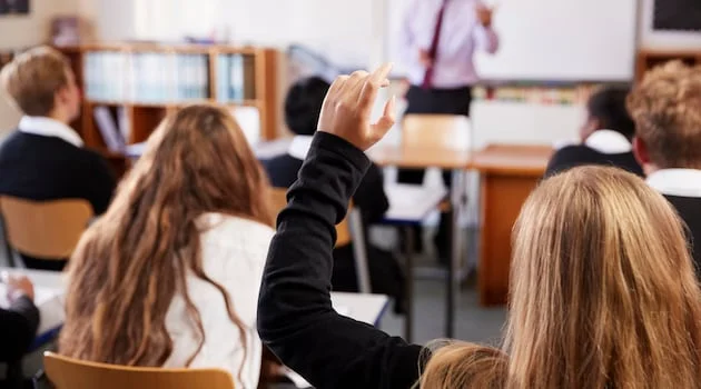 Teachers to consider escalating industrial action over lack of pay rises